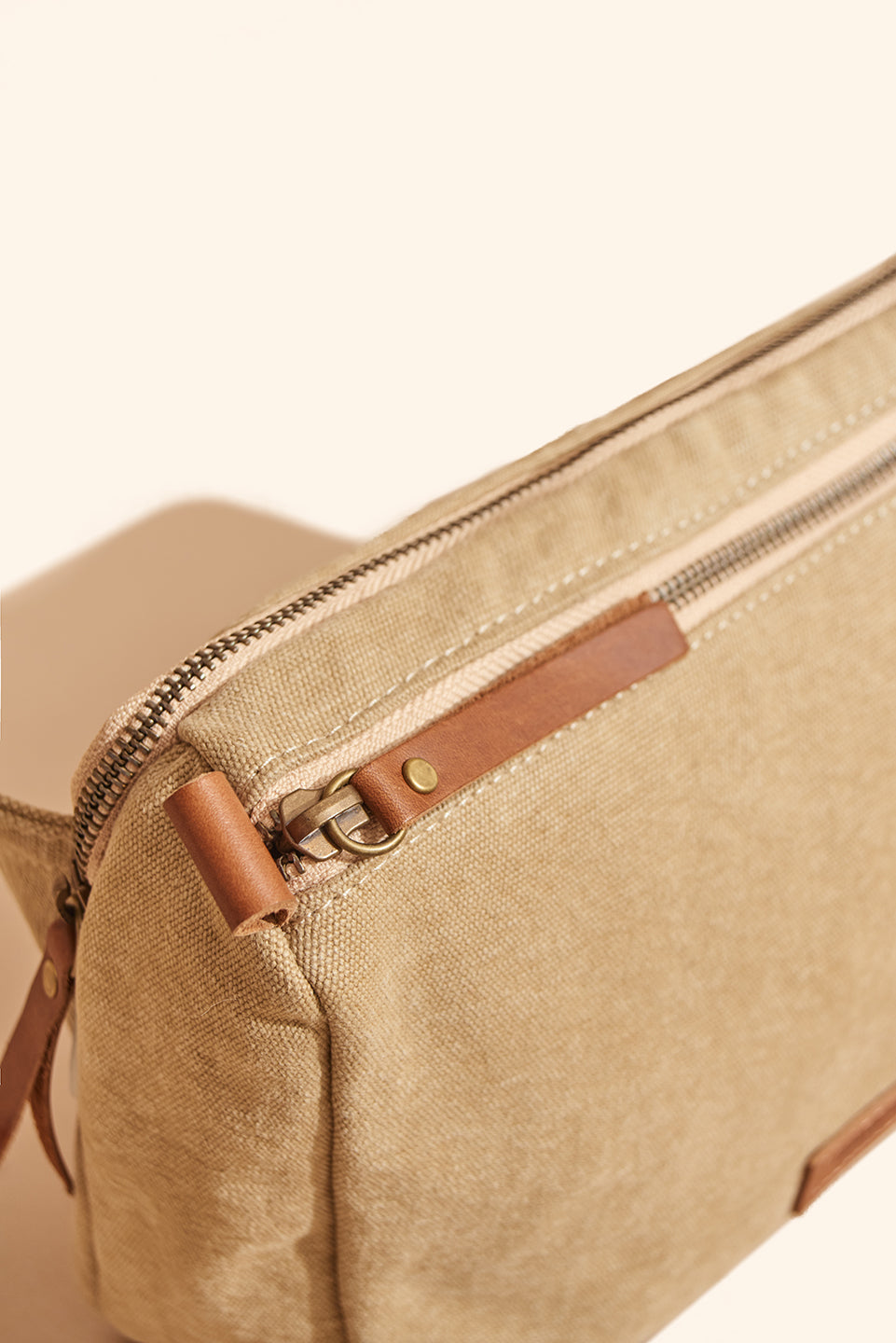 Alaska Sling Bag - Canvas